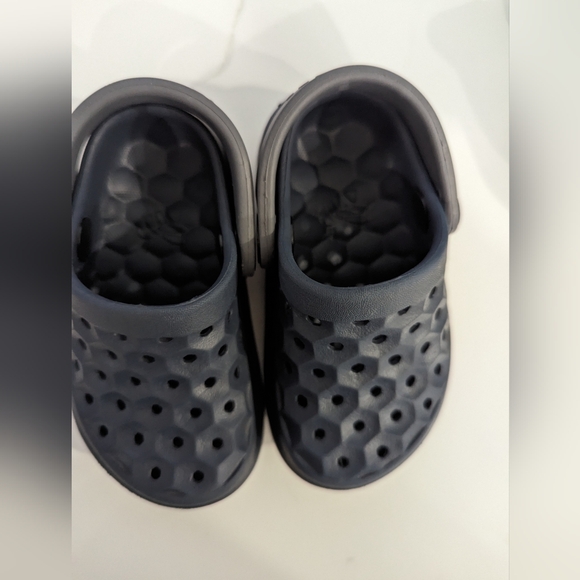 Boys joybees Croc style shoes - Picture 2 of 6